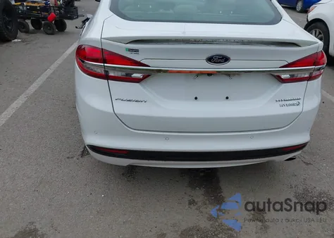2017 Ford Fusion Hybrid Titanium из США, поврежденный, VIN 3FA6P0RU1HR233107